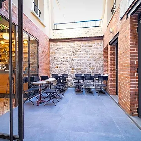 Fraternity-hotel Hotell